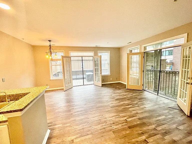 220 N Cleveland St #C — Photo 5