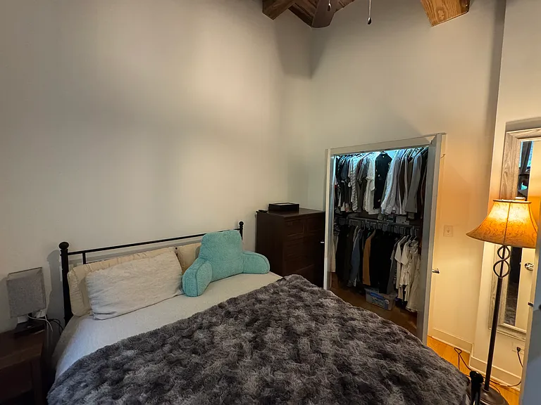 1050 W Hubbard St #2C — Photo 8