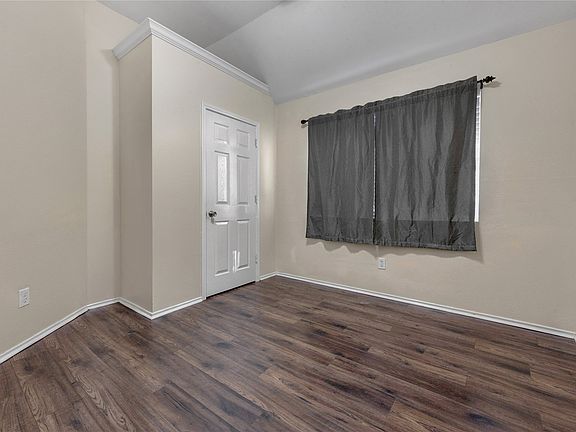 5th image of 2142 Glen Heights Dr