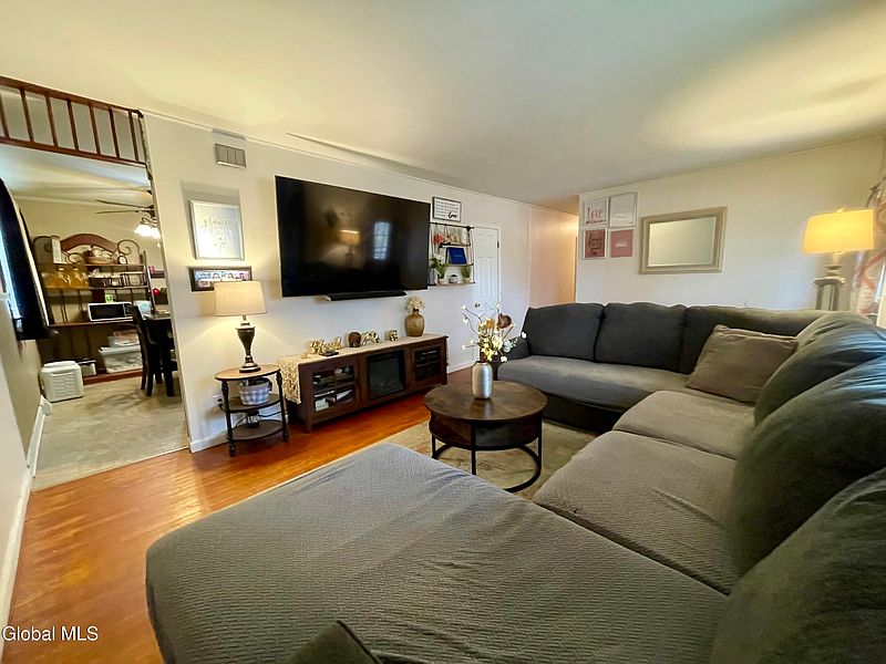 2nd image of 304 Dearborn Avenue