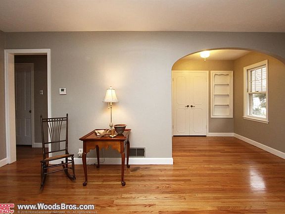 4th image of 4117 Everett St
