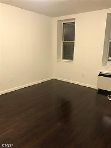 2nd image of 19-31 Lyons Ave