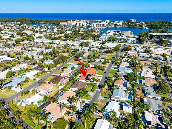 3rd image of 451 NE 25th Terrace