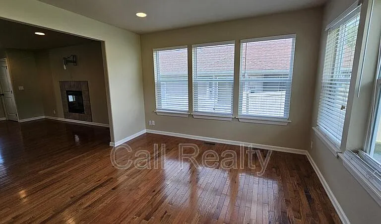 7813 S Parway Ln — Photo 5