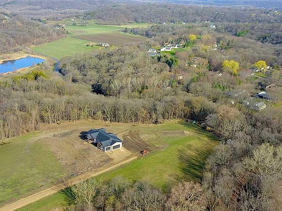 4th image of 275 Summerfield Trl