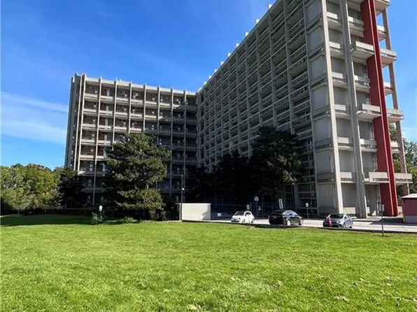 350 Quigley Rd #236, Hamilton, ON L8K 5N2
