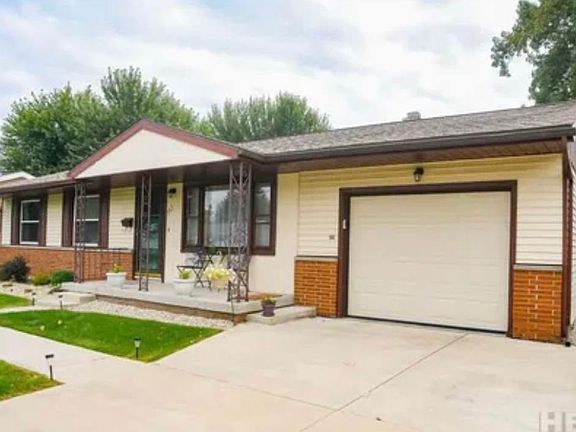 2nd image of 363 Rosewood Ave
