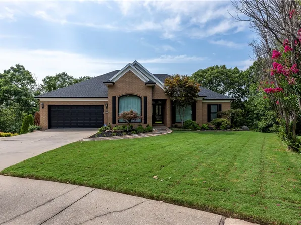 230 W 29th Ct, Fayetteville, AR 72701