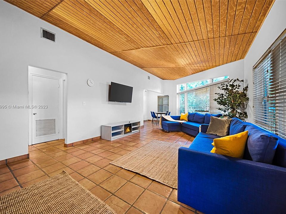 1st image of 312 NE 16th Ter APT D