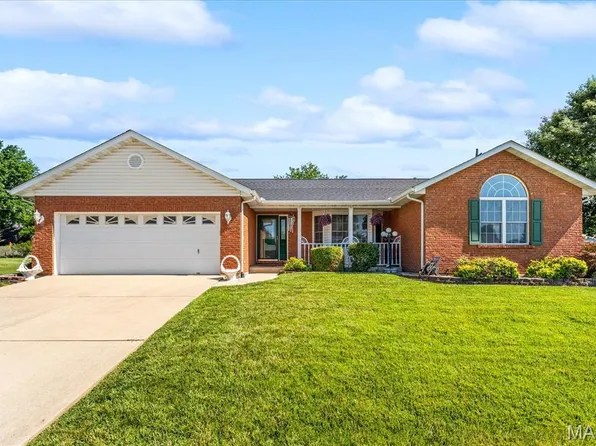 421 Hartmann Ln, Waterloo, IL 62298