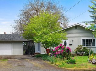 305 W 6th St, Centralia, WA 98531