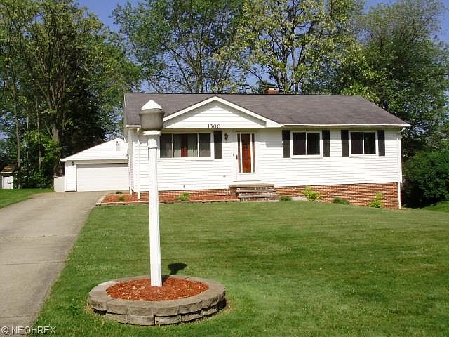 1st image of 1300 Catherine Dr