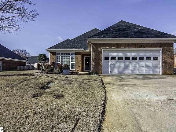 3rd image of 106 Bouchillion Dr