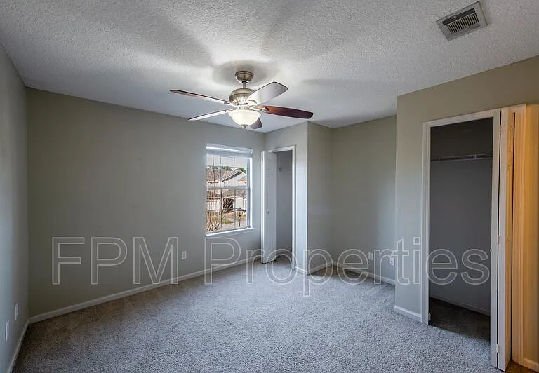 807 Scrub Jay Dr — Photo 32