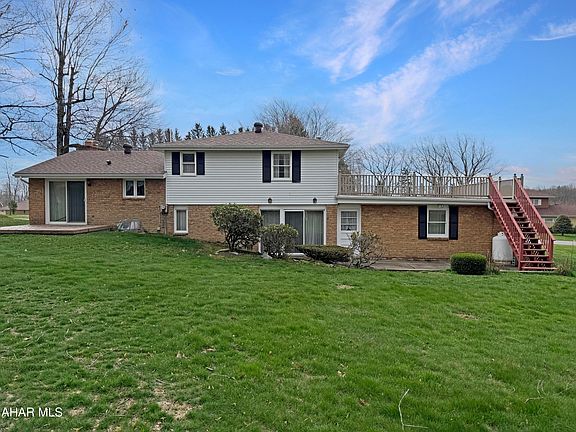 4th image of 212 Maplebrook Rd