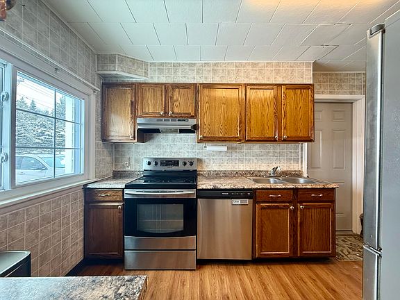 3rd image of 17 Pierpont Ave