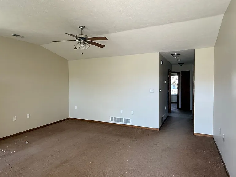 516 Grainfield St — Photo 3