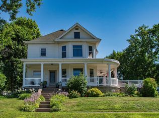 32 Alma St, Benton, WI 53803