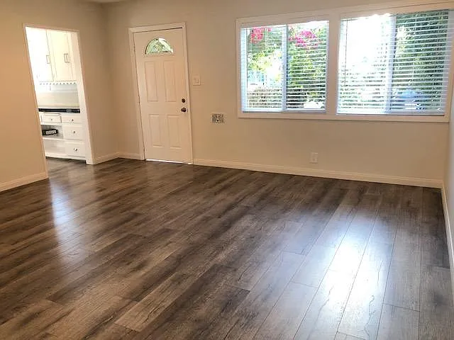 3220 S Sherbourne Dr — Photo 3