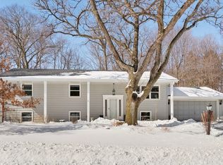 4220 Winchester Ct, Minnetonka, MN 55345