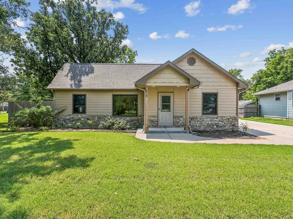609 Russell St, Mulvane, KS 67110