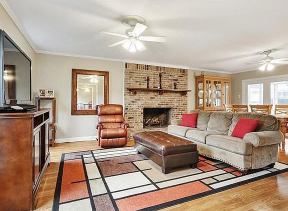 5th image of 5641 Norland Ave