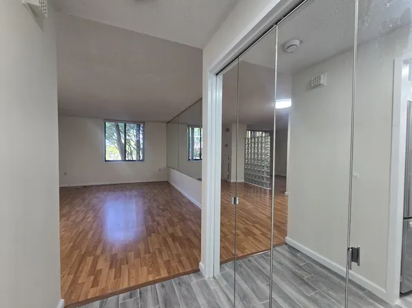 133 Harmon Cove Tower image 2 of 40