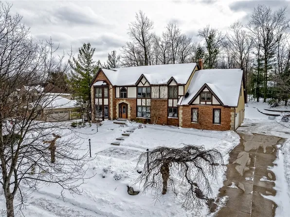 6631 Queens Way, North Royalton, OH 44133