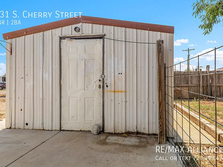 231 S Cherry St — Photo 43