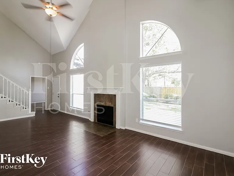 2731 Cross Tide Ln — Photo 3