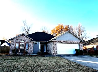 3502 Mockingbird Ln, Rogers, AR 72756