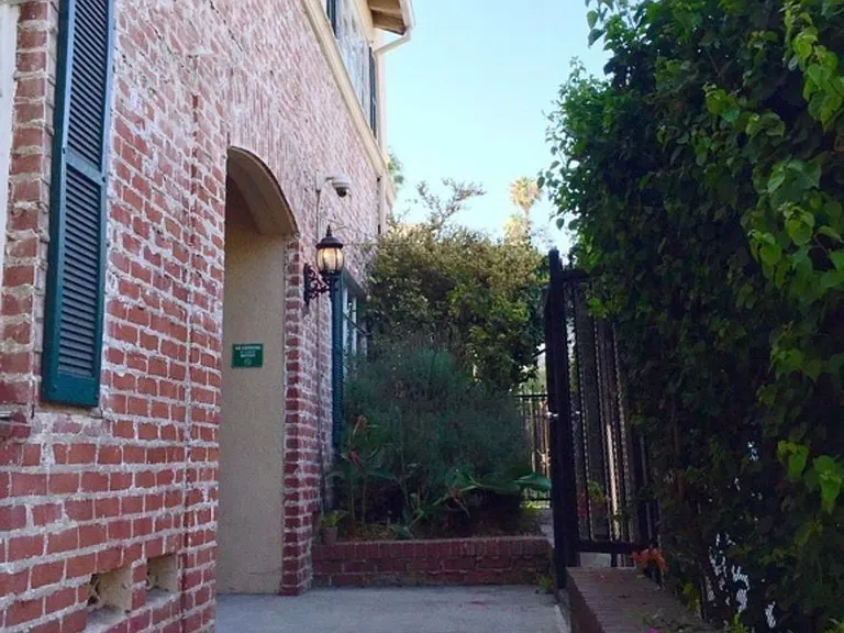 1811 Wilcox Ave — Photo 7