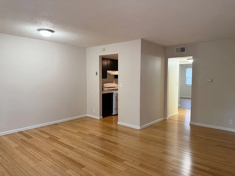 301 W Scarritt St #7