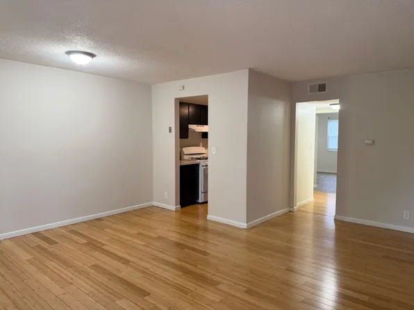 301 W Scarritt St APT 7, Springfield, IL 62704