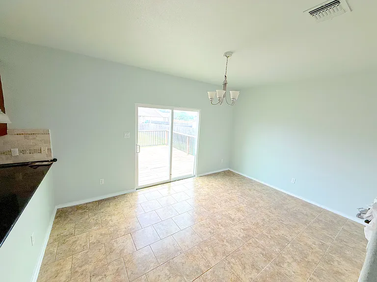 455 Gina Dr — Photo 7