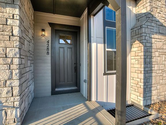 Entry - Not Actual Home - Finishes May Vary