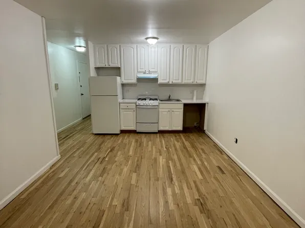 6015 62nd Ave APT 1, Maspeth, NY 11378