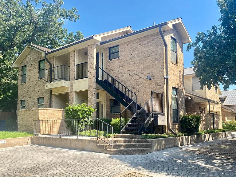 2500 Quarry Rd — Photo 2