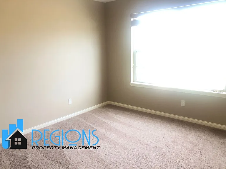 3613 Silverado Trl — Photo 5