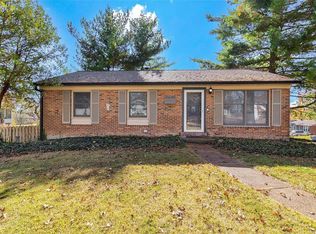 10648 Larkspur Dr, Saint Louis, MO 63123