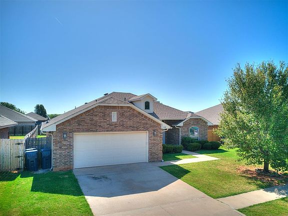 2nd image of 908 Laurel Creek Dr