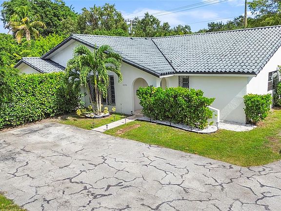 2nd image of 12193 SW 82nd Ave