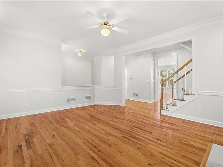 4372 Paces Point Cir SE — Photo 7