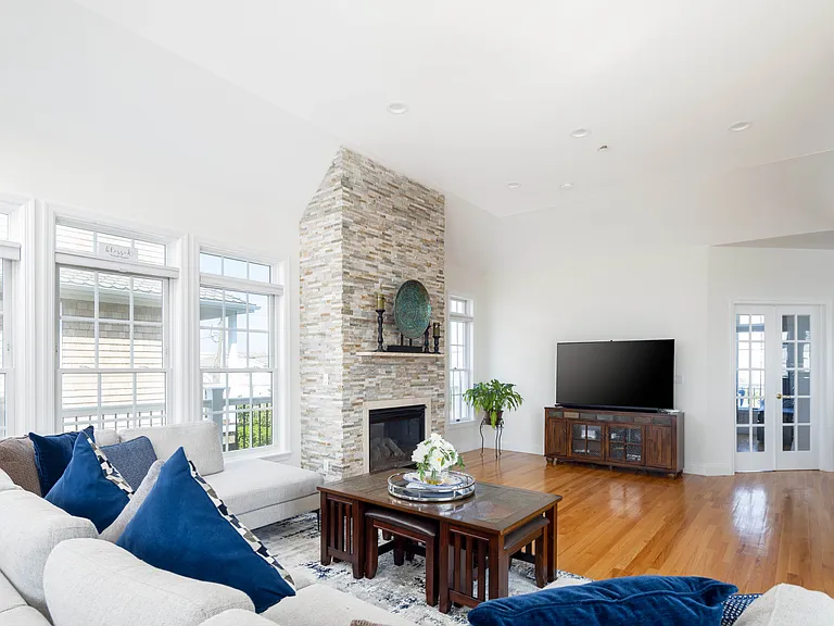 951 Dune Rd #A — Photo 6