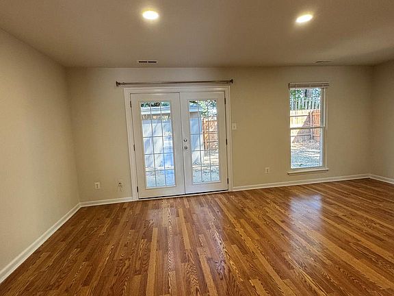 5th image of 1 Oak Dr