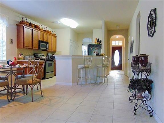 5th image of 426 Drake Ln