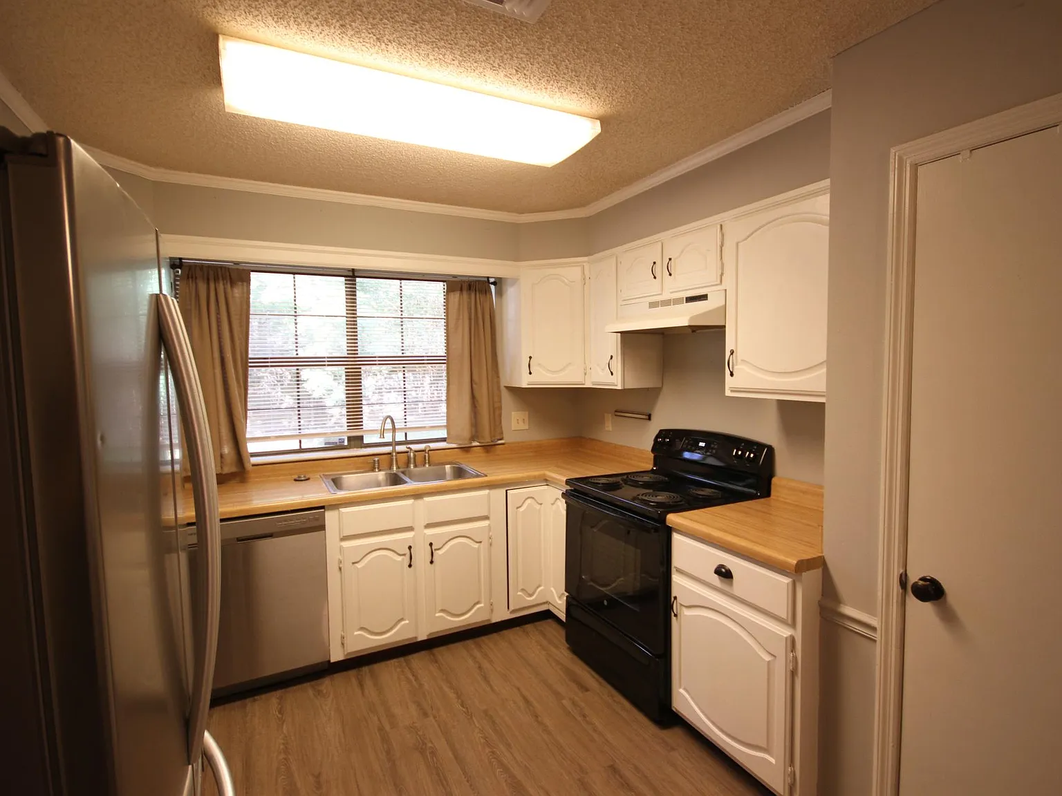 3 bed, 1673 sqft, $1,800 — Photo 4