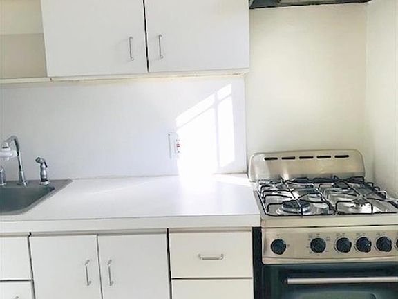 4th image of 10 Park Ave #17H