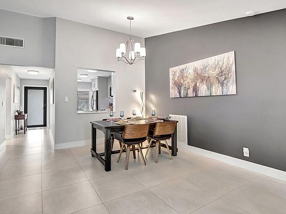 4th image of 2101 SW 17 Drive