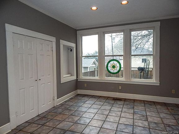 4th image of 843 Gladstone Blvd